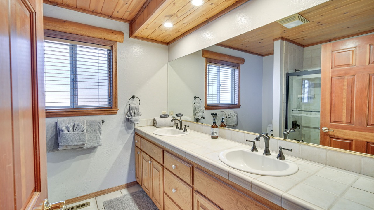 Photo of Bathroom in Castle Glen Estates