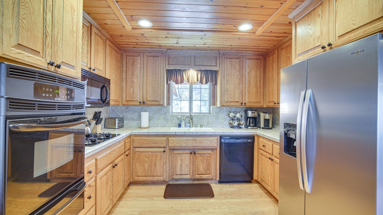 Photo of Kitchen in Castle Glen Estates