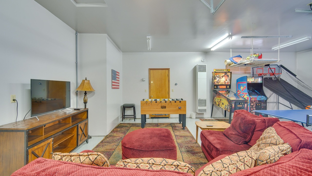 Photo of Livingroom in Castle Glen Estates