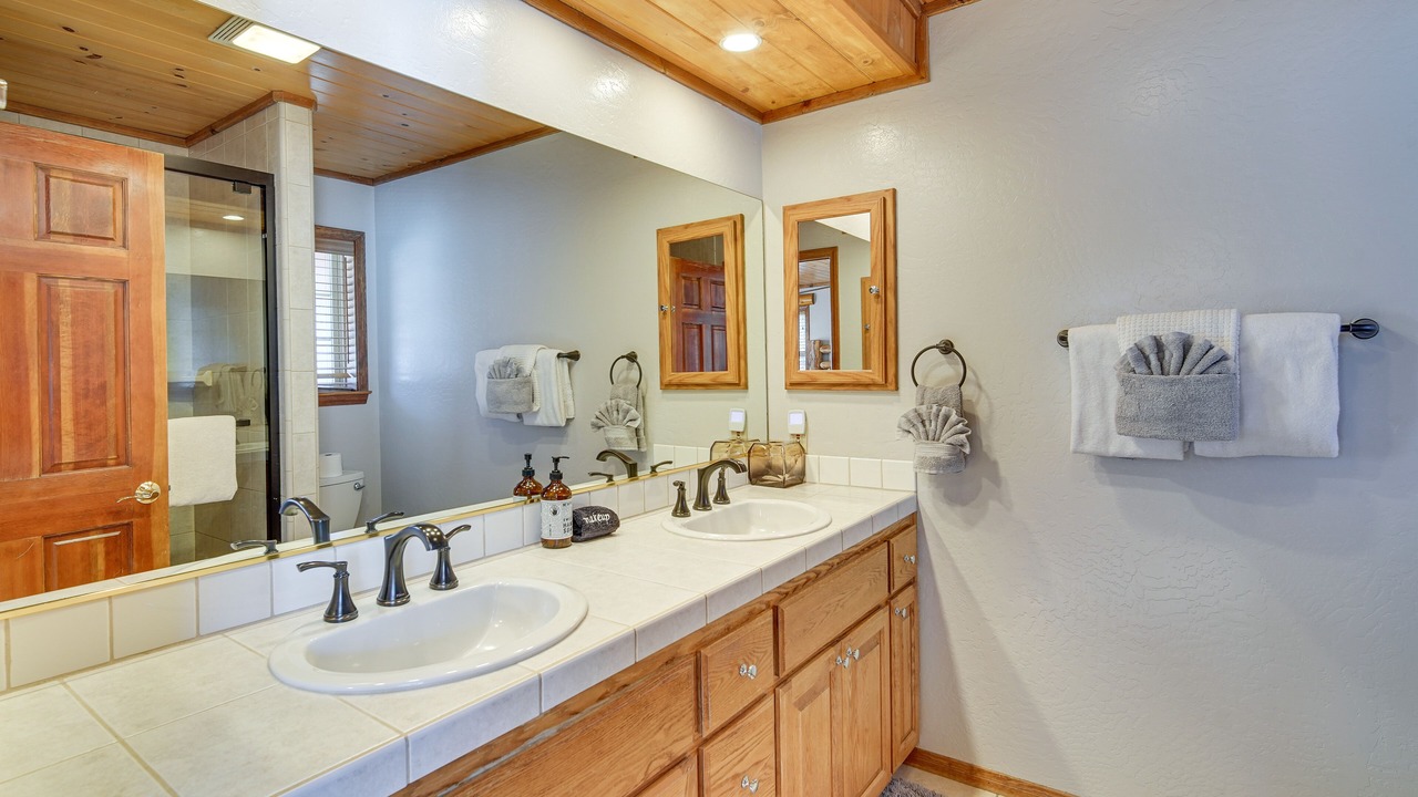 Photo of Bathroom in Castle Glen Estates