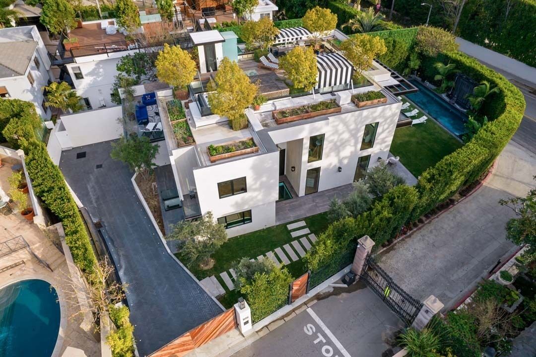 Photo of Outdoor in Trousdale Estates