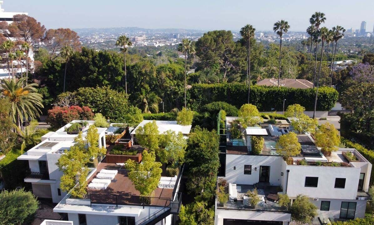 Photo of Outdoor in Trousdale Estates