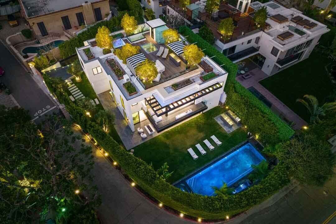 Photo of Outdoor in Trousdale Estates