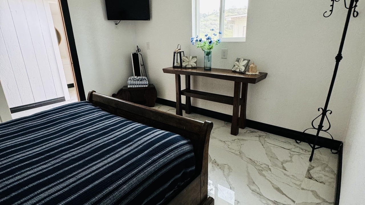 Photo of Bedroom in Lemon Cove