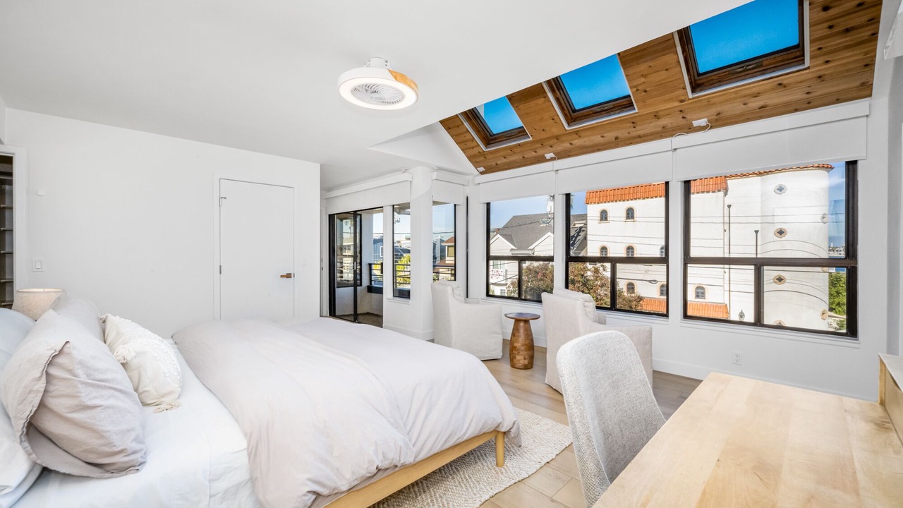 Photo of Bedroom in Harbor