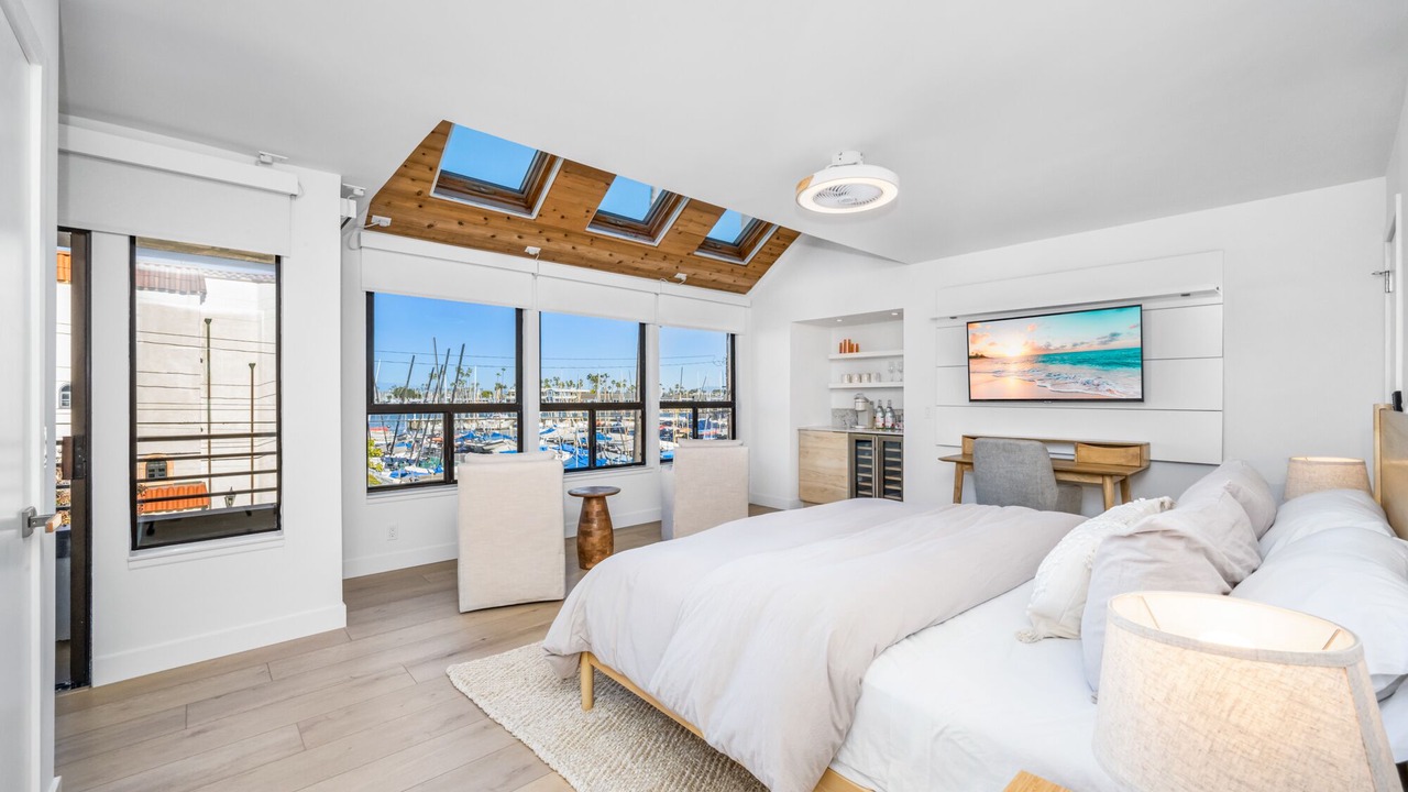 Photo of Bedroom in Harbor