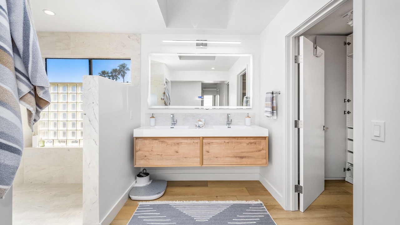 Photo of Bathroom in Harbor