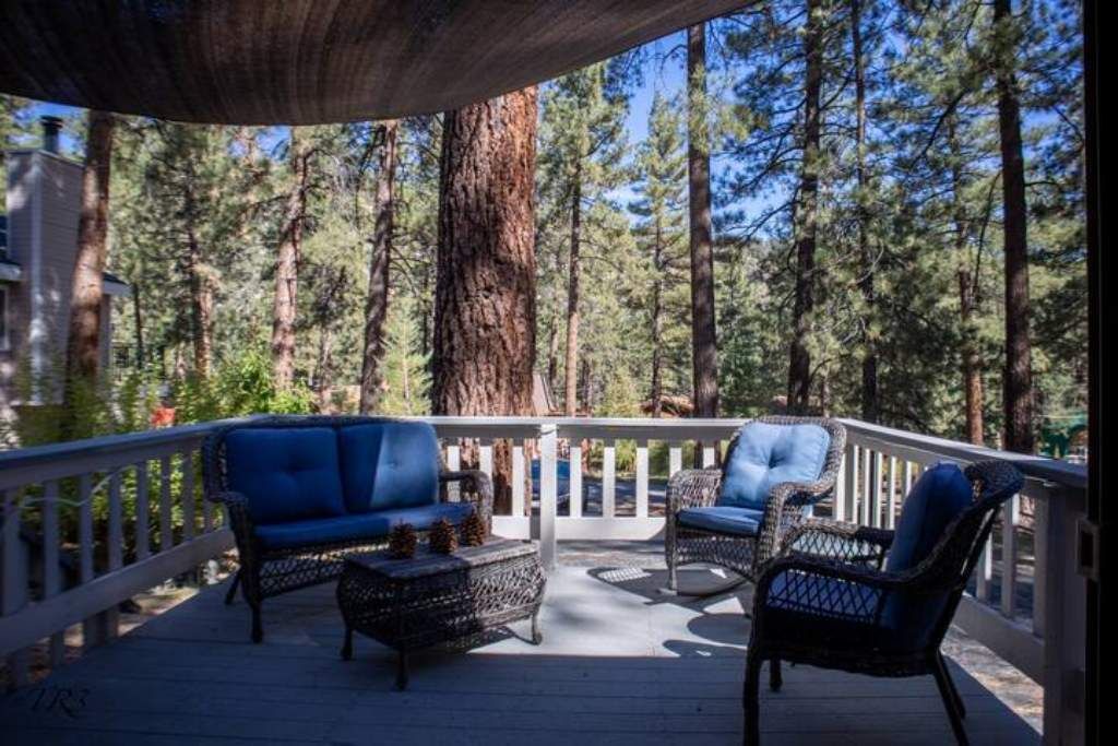 Photo of Patio Balcony in Wrightwood