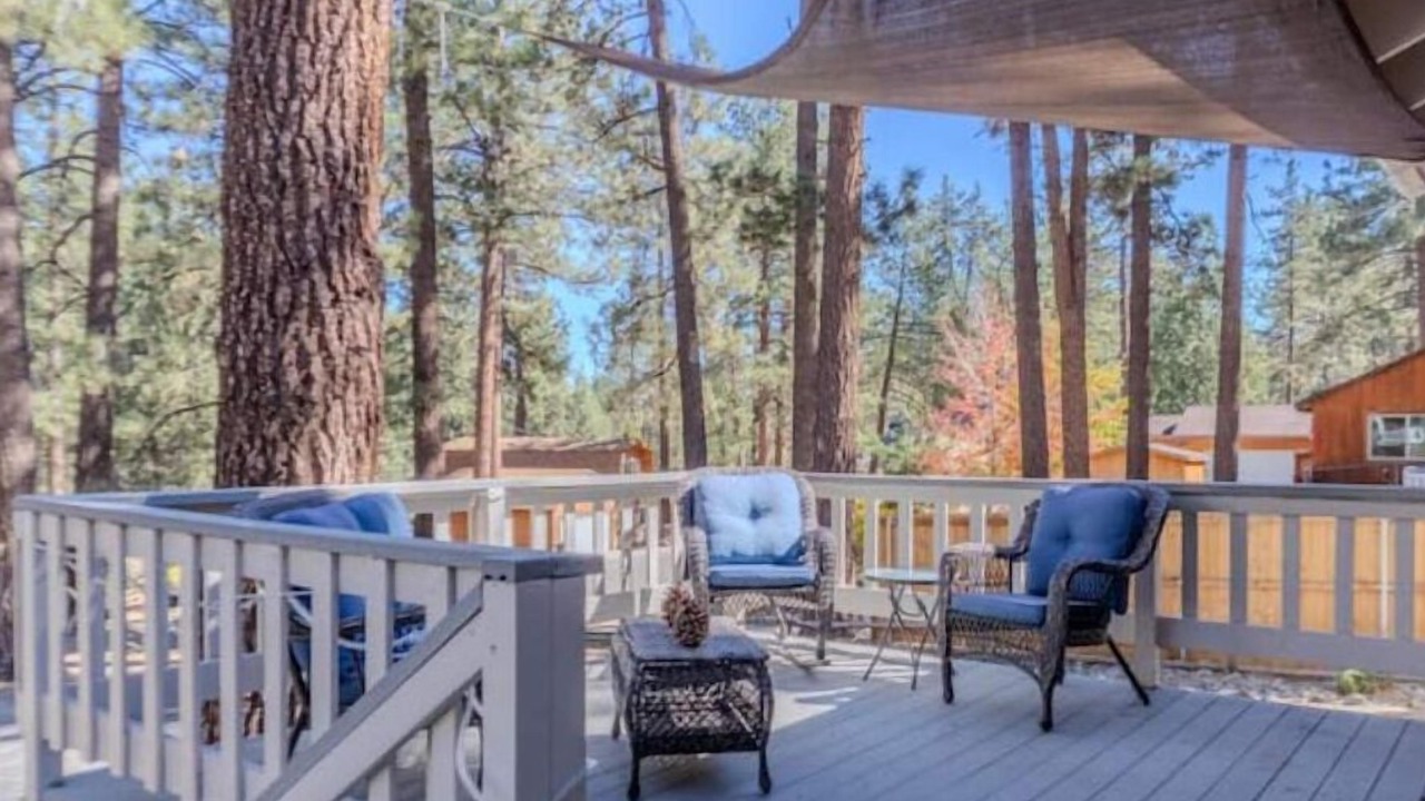 Photo of Patio Balcony in Wrightwood