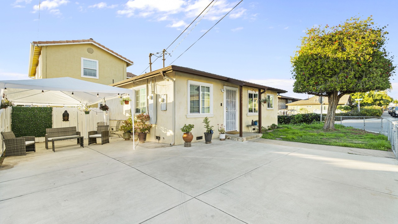 Photo of Others in Linda Vista