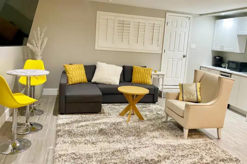 Photo of Livingroom in West Athens