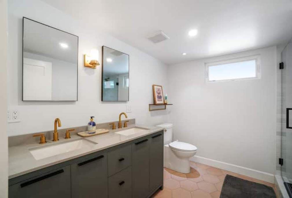 Photo of Bathroom in Valley Glen