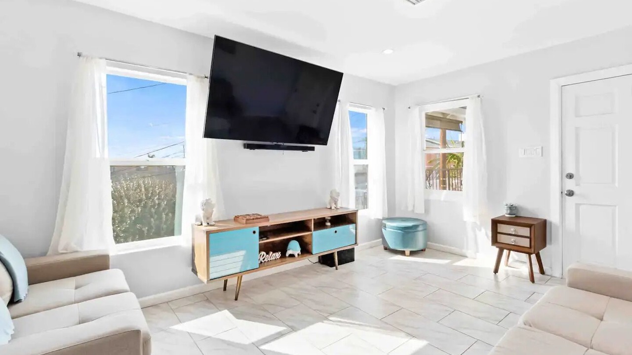 Photo of Livingroom in Los Angeles