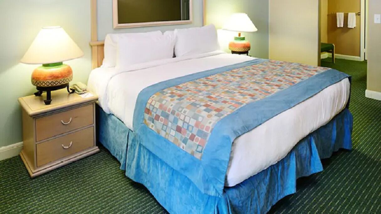 Photo of Bedroom in Canyon Corridor