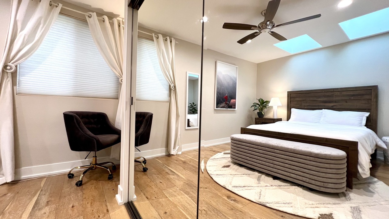 Photo of Bedroom in Eastern Malibu