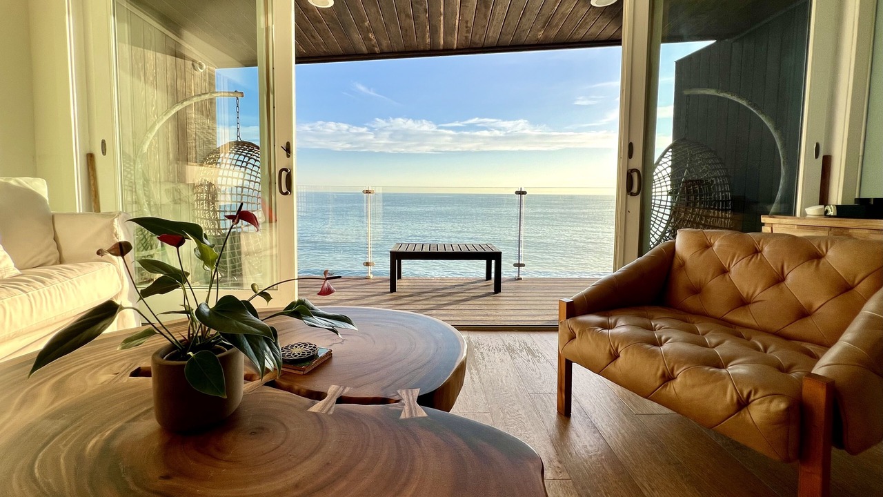 Photo of Livingroom in Eastern Malibu
