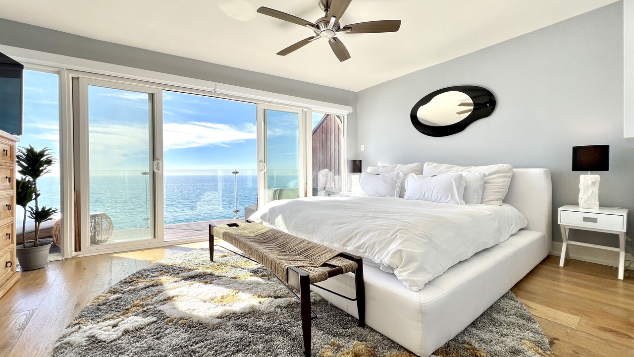 Photo of Bedroom in Eastern Malibu