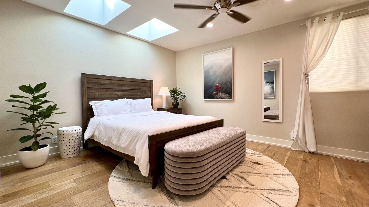 Photo of Bedroom in Eastern Malibu