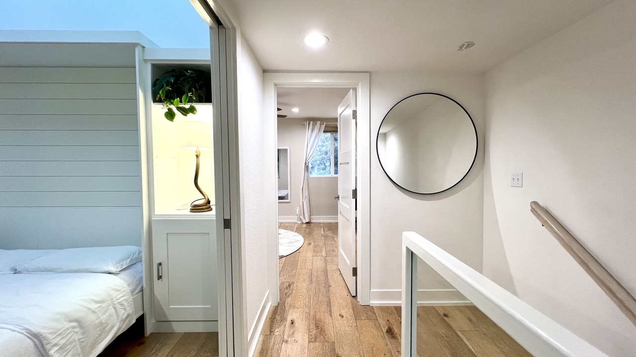 Photo of Bedroom in Eastern Malibu