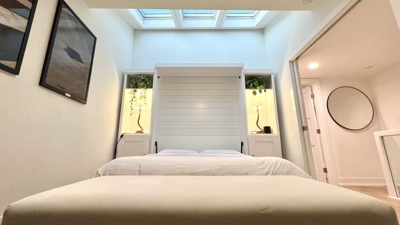Photo of Bedroom in Eastern Malibu