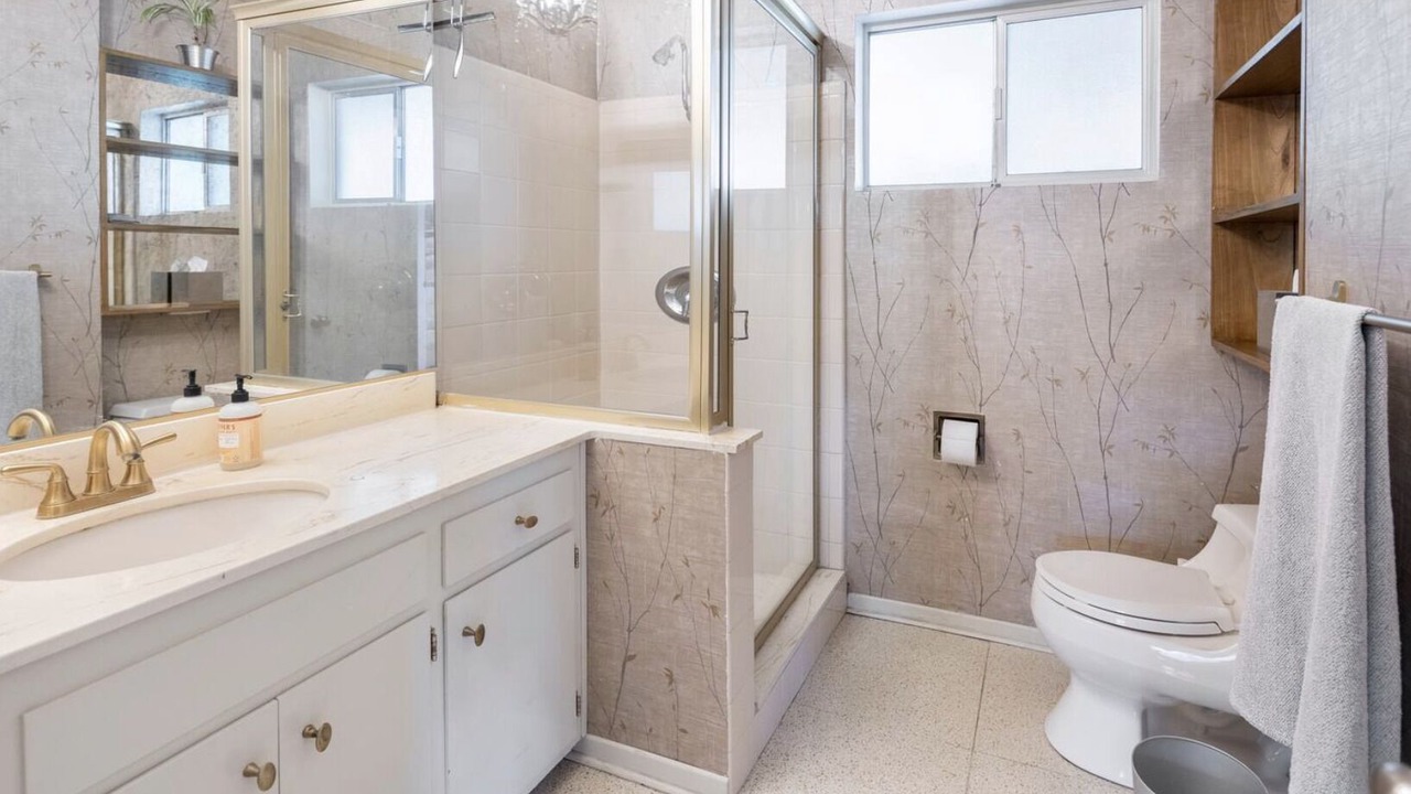 Photo of Bathroom in Rossmoyne