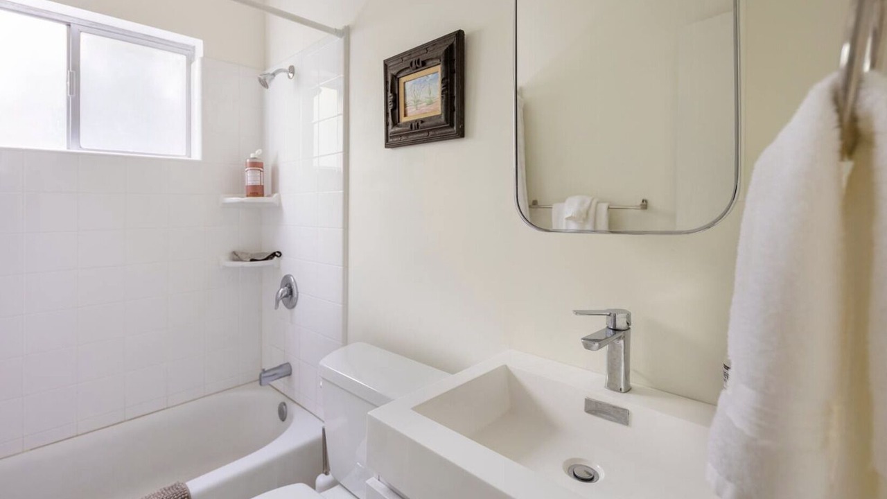 Photo of Bathroom in Rossmoyne