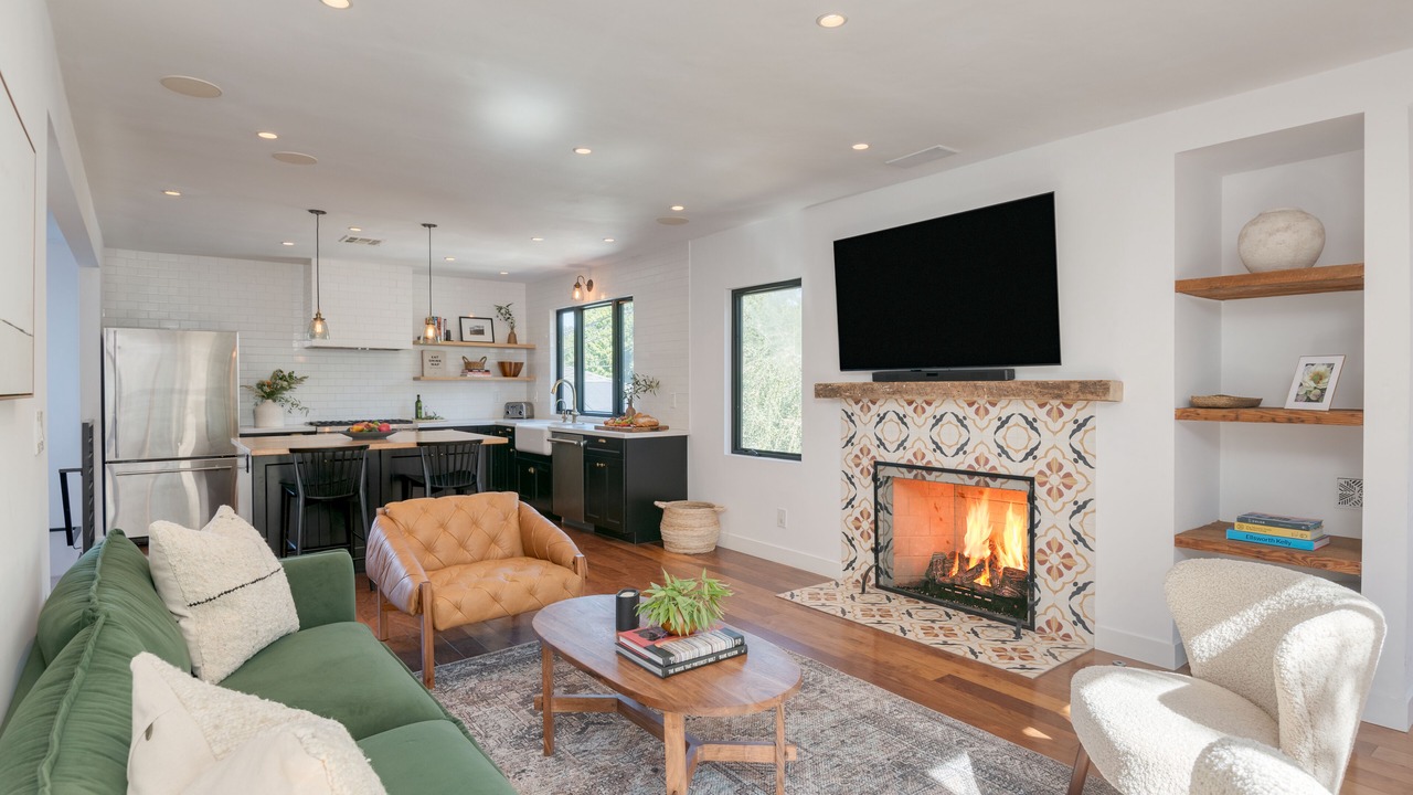 Photo of Livingroom in Silver Lake
