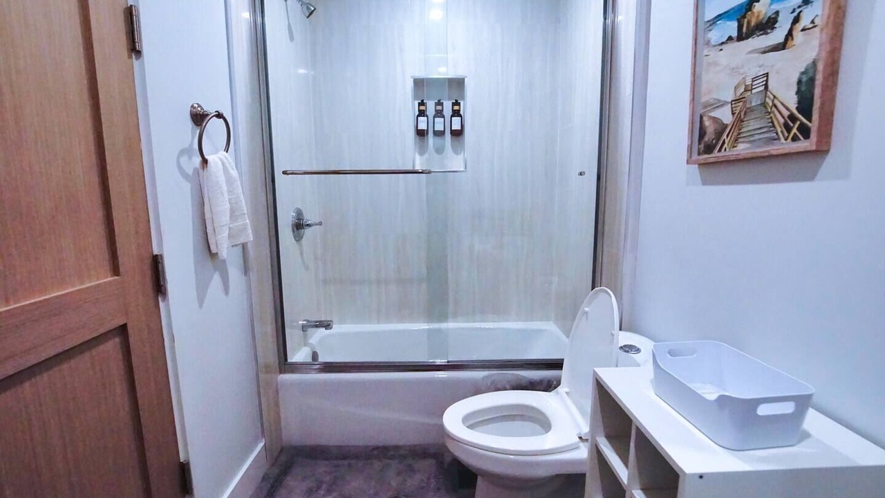 Photo of Bathroom in Lawndale