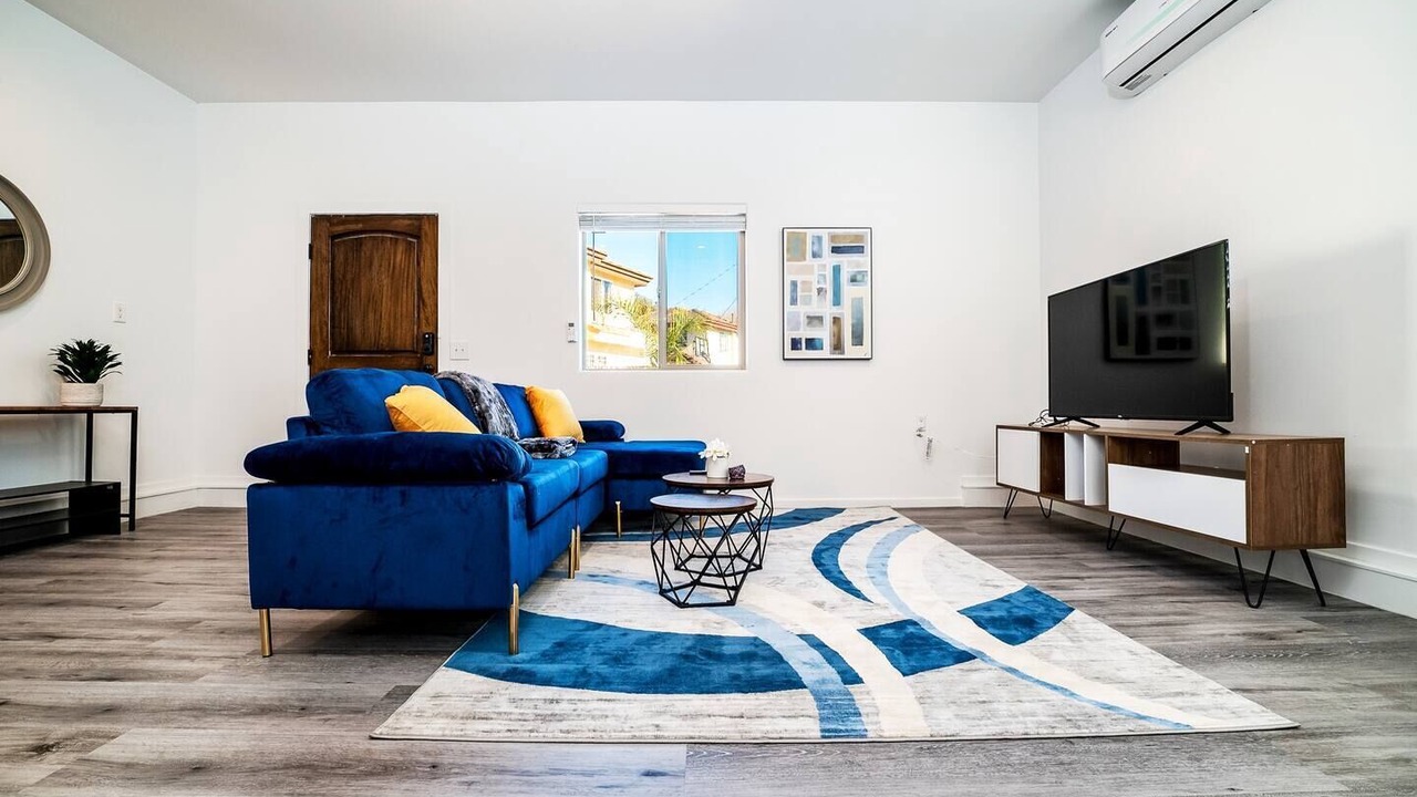 Photo of Livingroom in Hawthorne