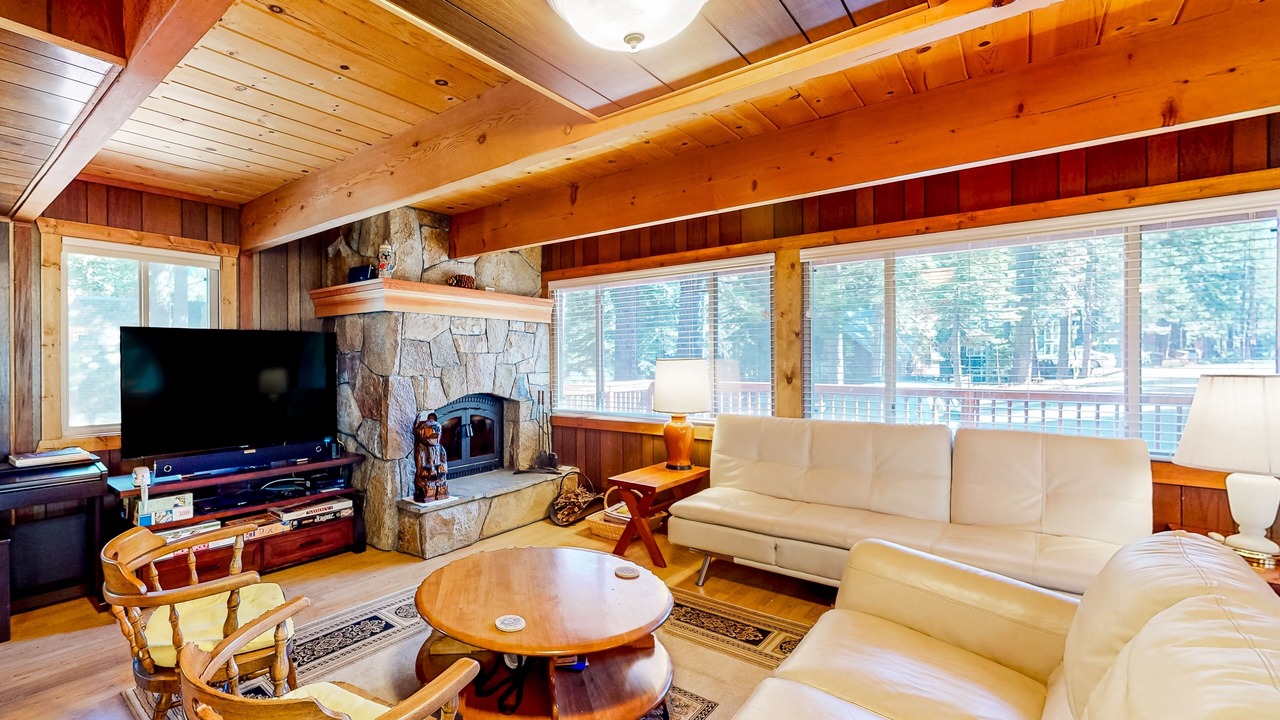 Photo of Livingroom in Comstock Acres