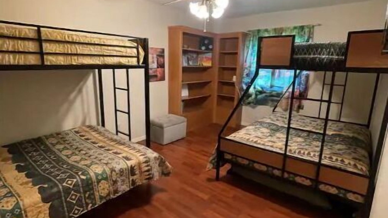 Photo of Bedroom in Crestline