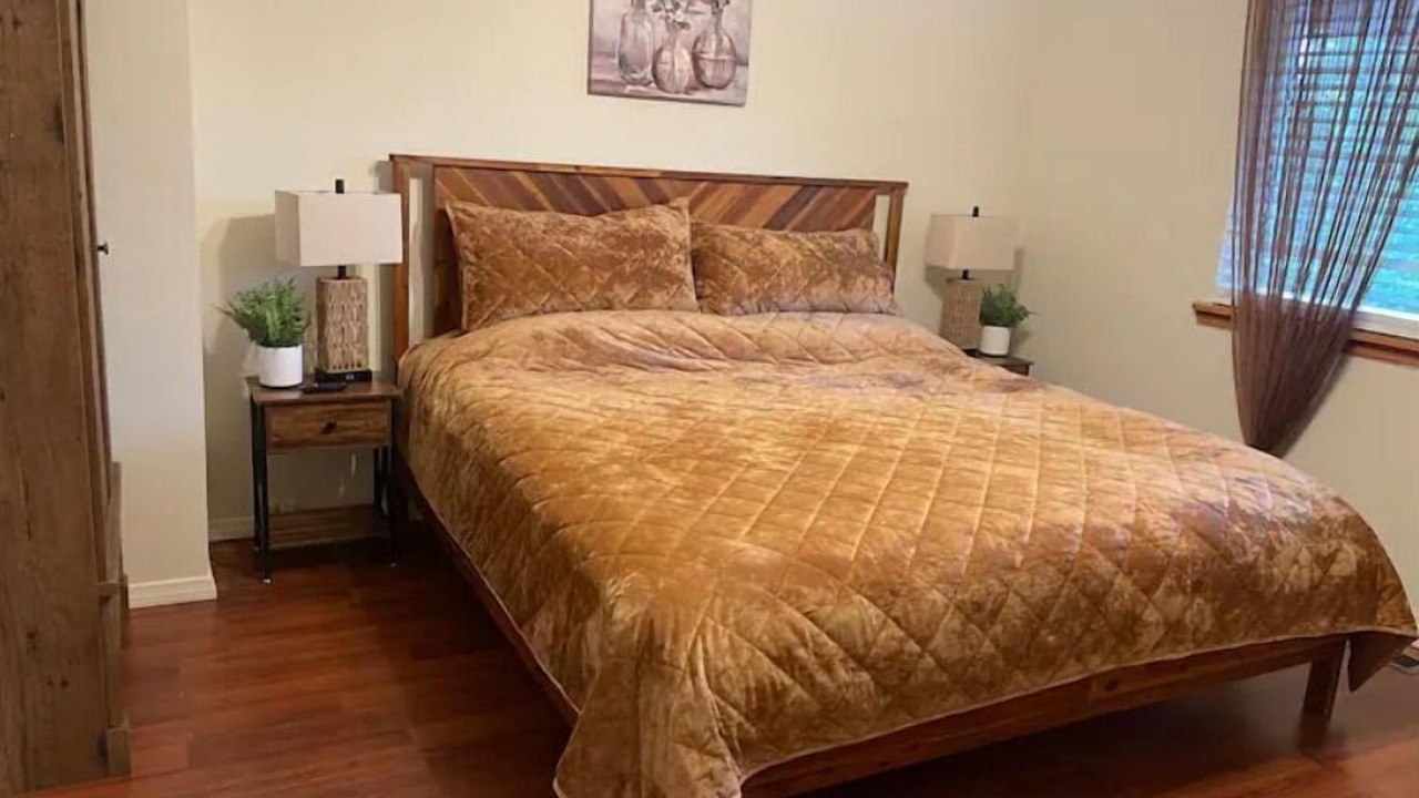 Photo of Bedroom in Crestline