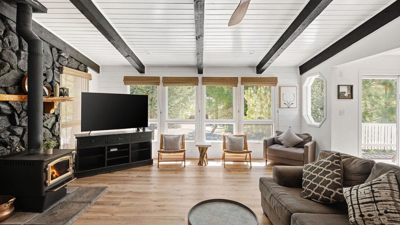 Photo of Livingroom in Fox Farm