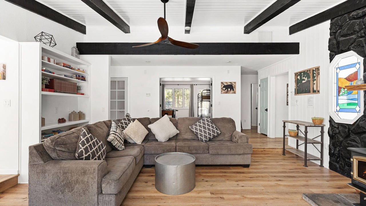 Photo of Livingroom in Fox Farm
