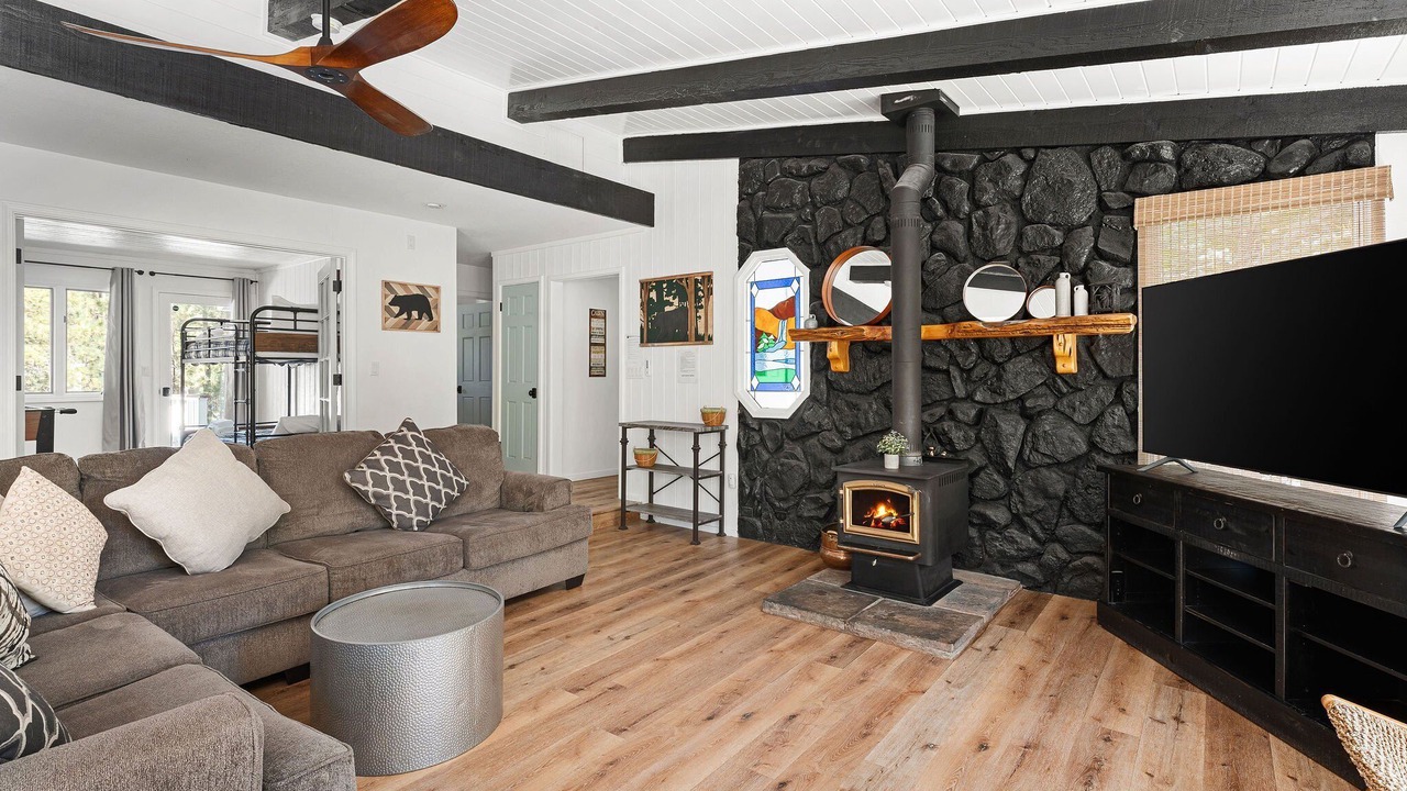 Photo of Livingroom in Fox Farm