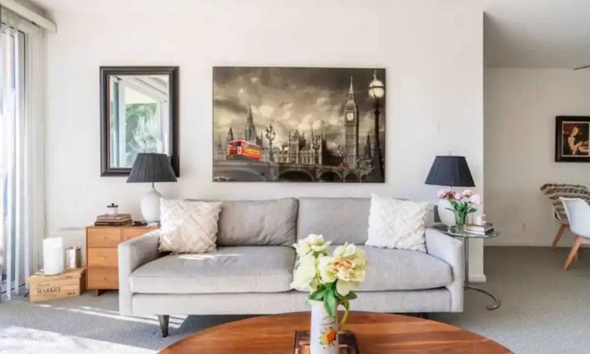 Photo of Livingroom in Eastern Malibu