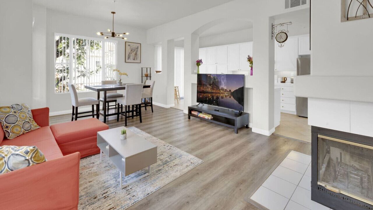 Photo of Livingroom in Tustin