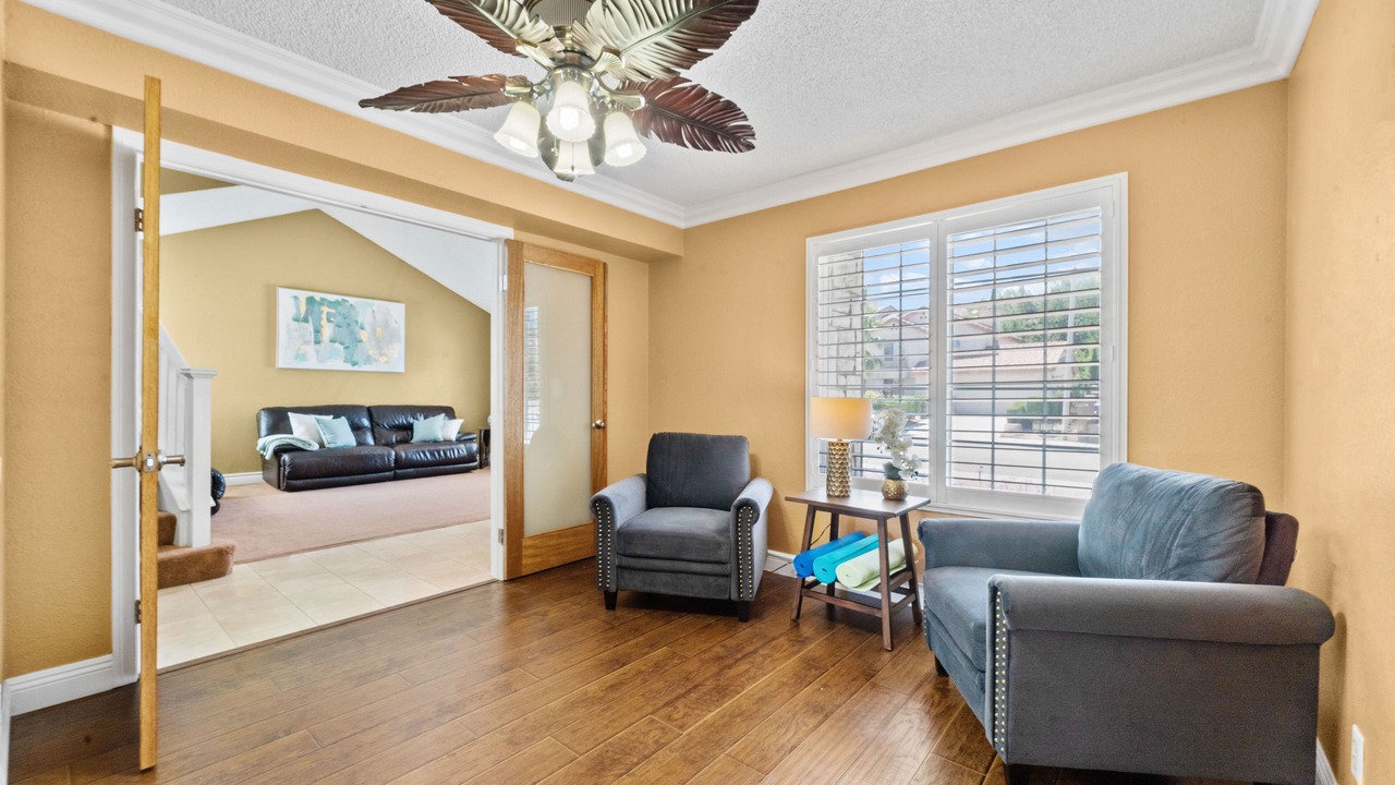 Photo of Livingroom in Palmdale