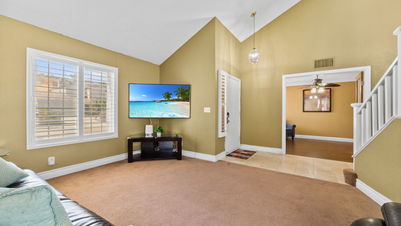 Photo of Livingroom in Palmdale