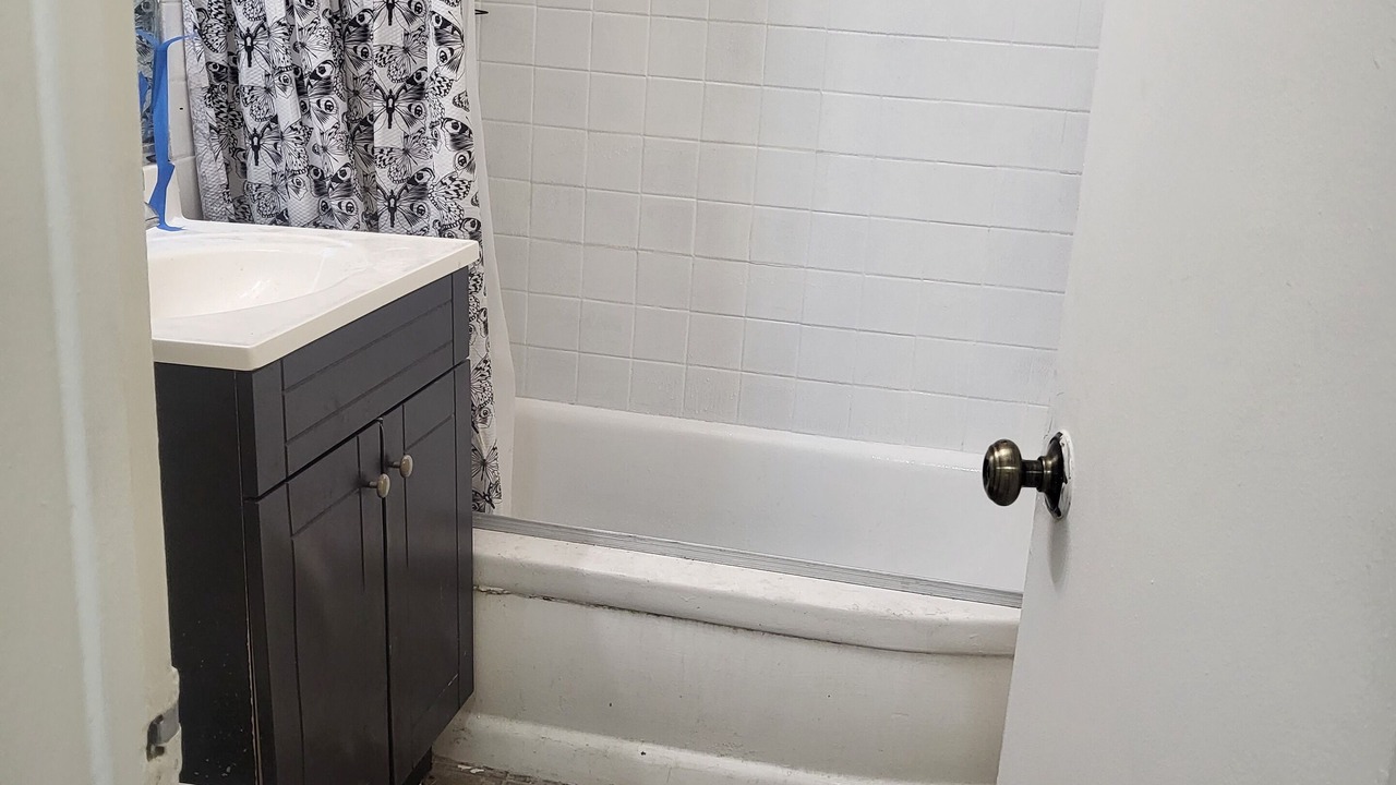 Photo of Bathroom in Wilshire