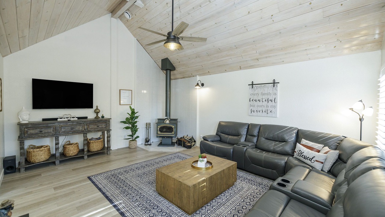 Photo of Livingroom in Cold Springs