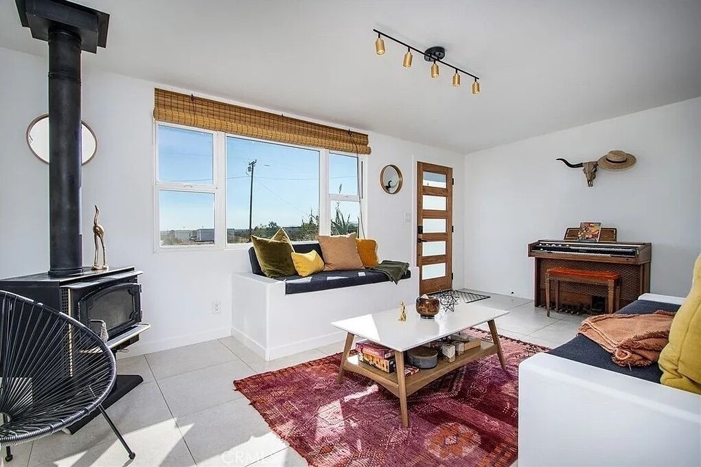 Photo of Livingroom in Landers