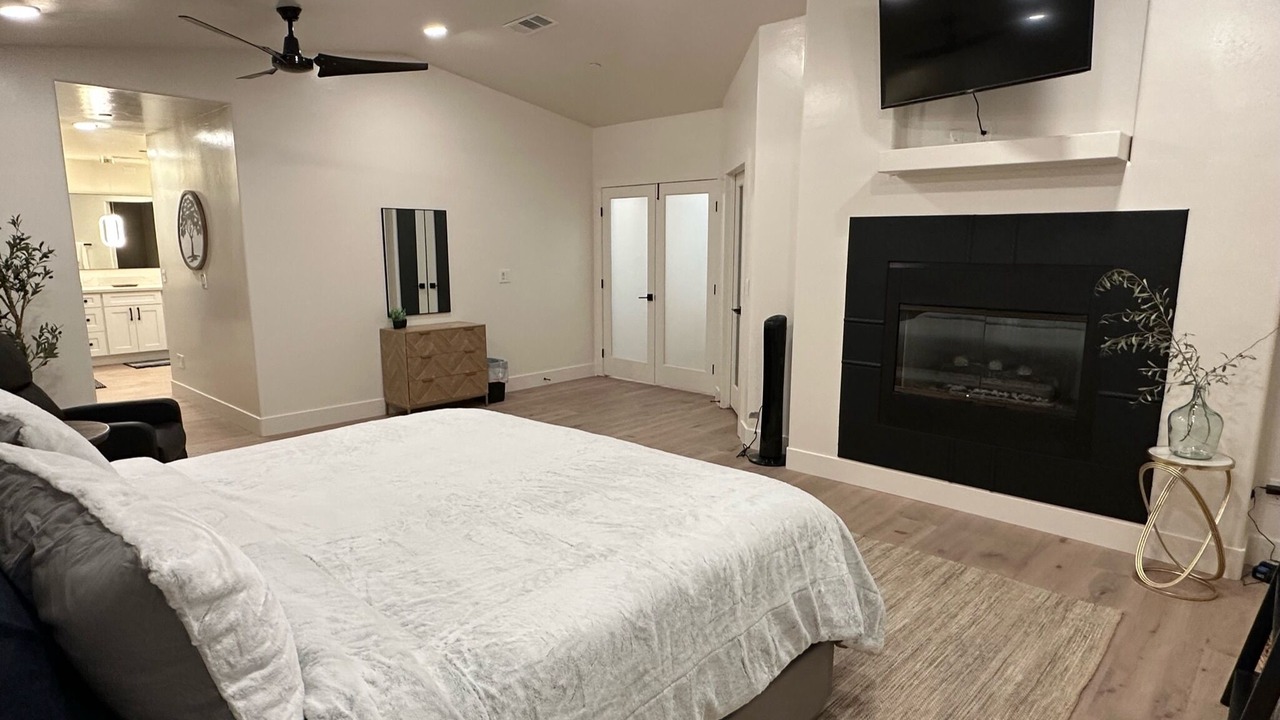 Photo of Bedroom in Lakeside