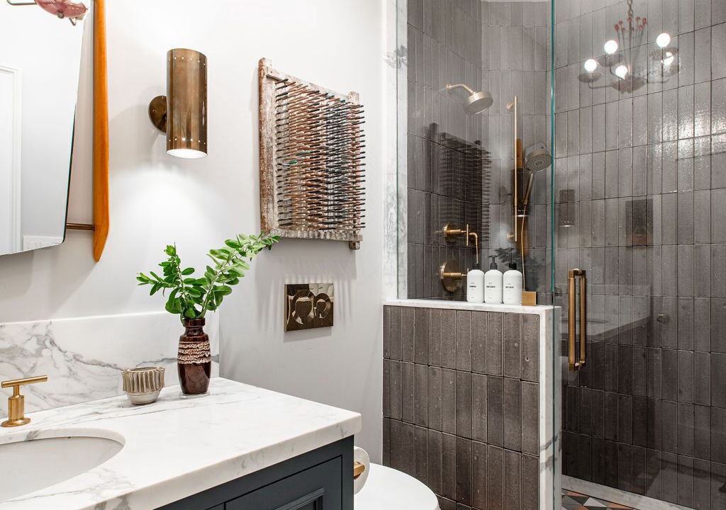 Photo of Bathroom in Mid-Wilshire