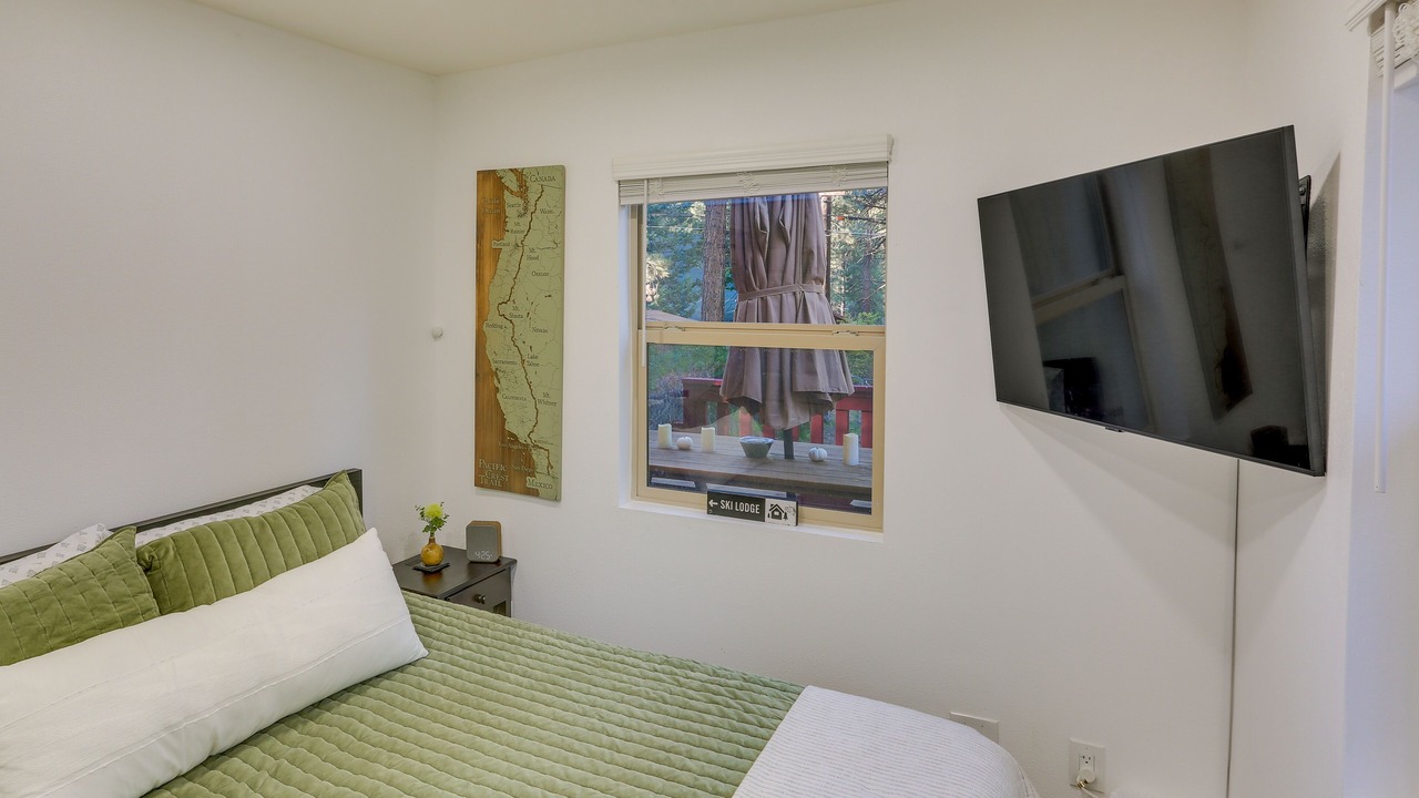 Photo of Bedroom in Wrightwood
