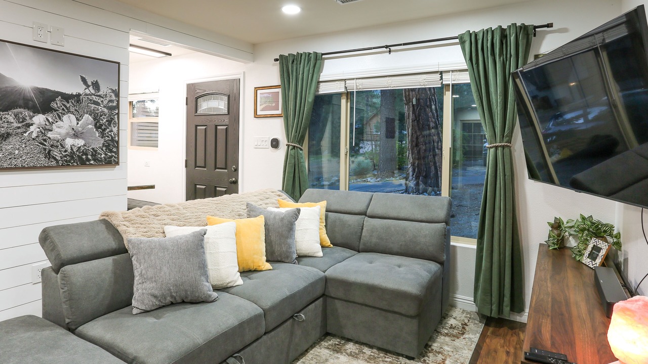 Photo of Bedroom in Wrightwood