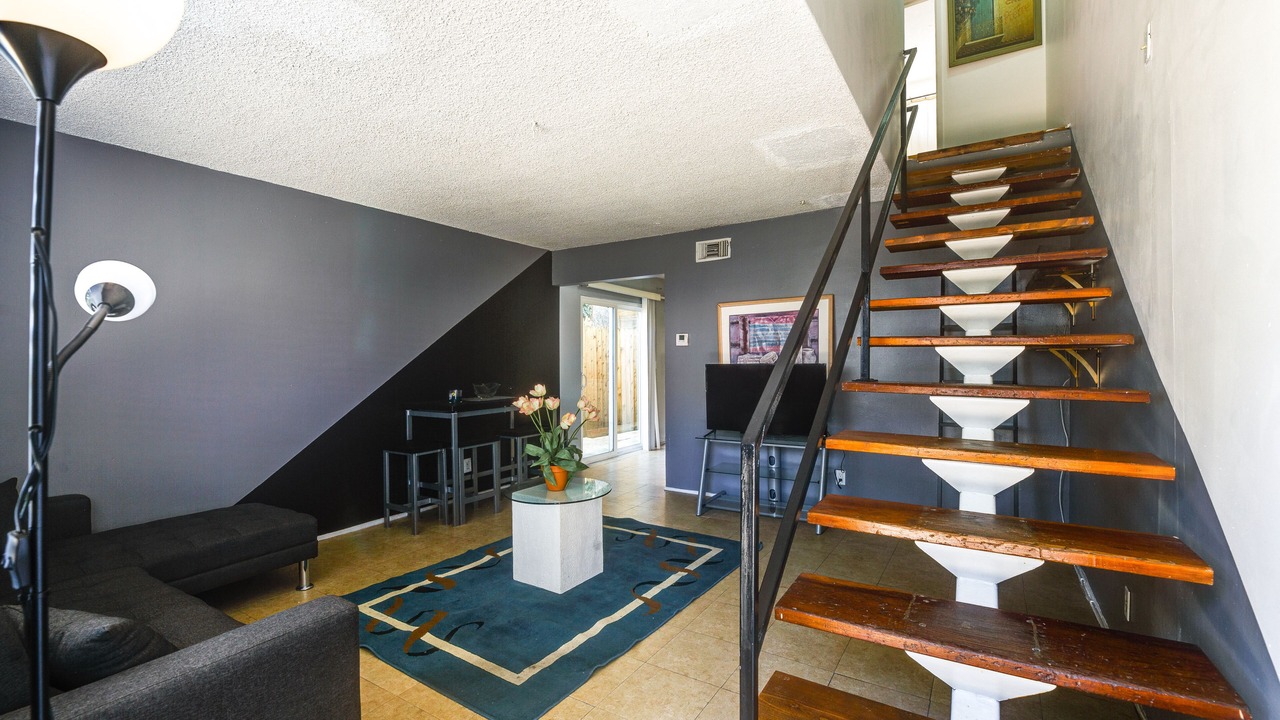 Photo of Bedroom in NoHo Arts District