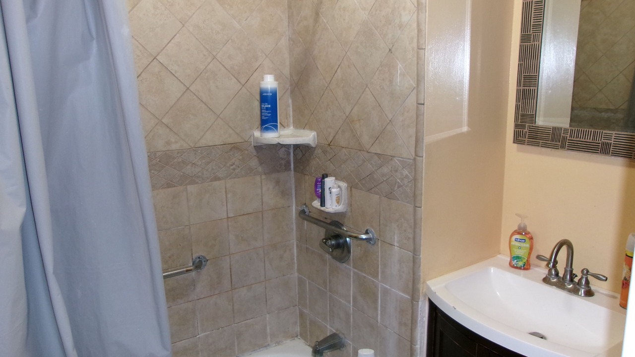 Photo of Bathroom in South Gate