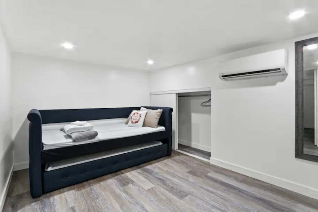 Photo of Bedroom in Huntington Park
