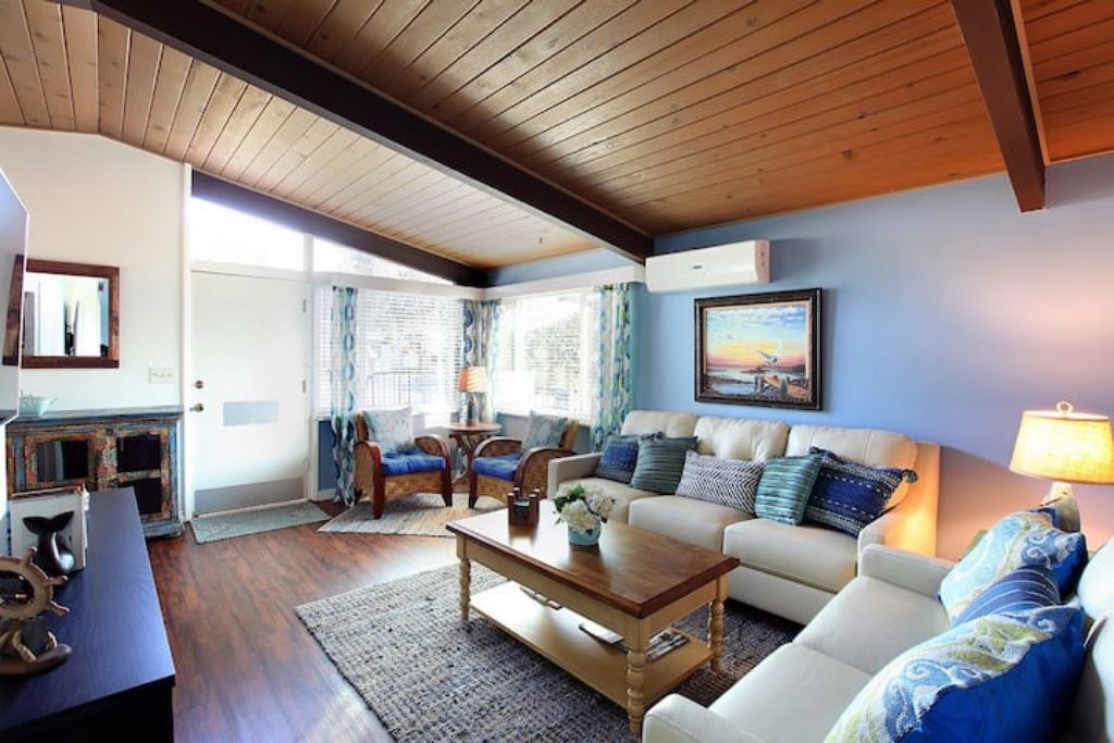 Photo of Livingroom in Whittier